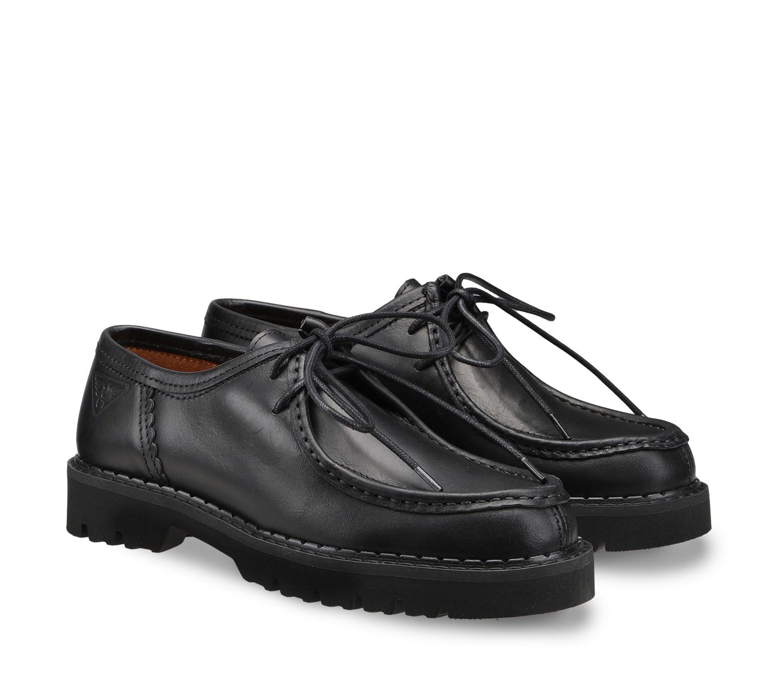 Women's Black Leather Shoe with Laces and Voluminous Sole